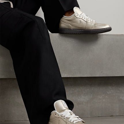 Air Jordan 1 Low SE Metallic Zinc