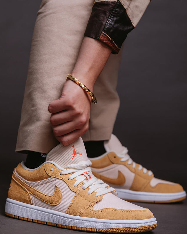 Air Jordan 1 Low SE Twine Orange Quartz