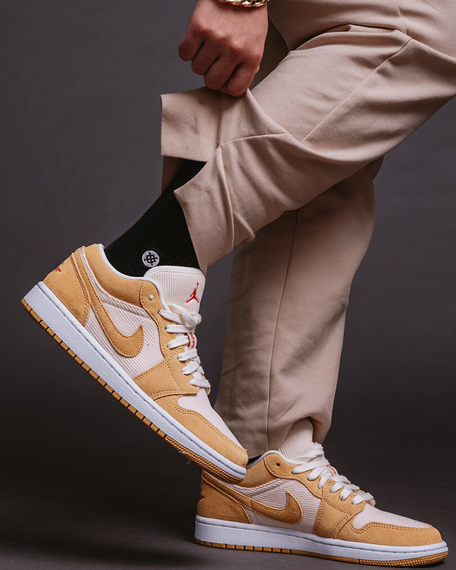 Air Jordan 1 Low SE Twine Orange Quartz