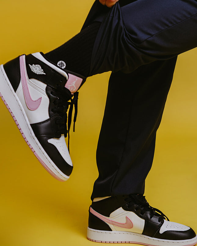 Air Jordan 1 Mid Arctic Pink