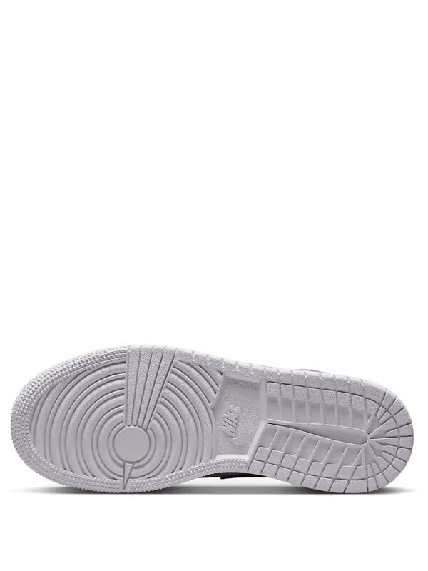 Air Jordan 1 Mid Barely Grape