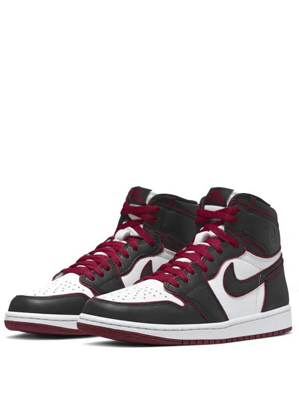 Air Jordan 1 Retro High Bloodline