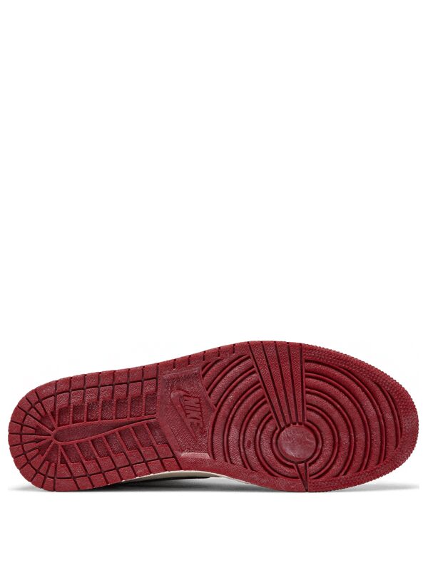 Air Jordan 1 Retro High OG Chicago Lost and Found