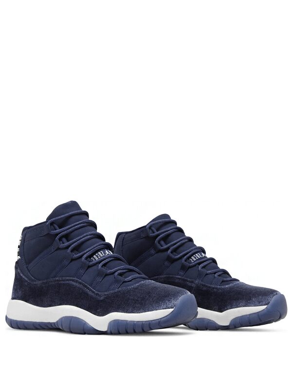 Air Jordan 11 Retro Midnight Navy Velvet