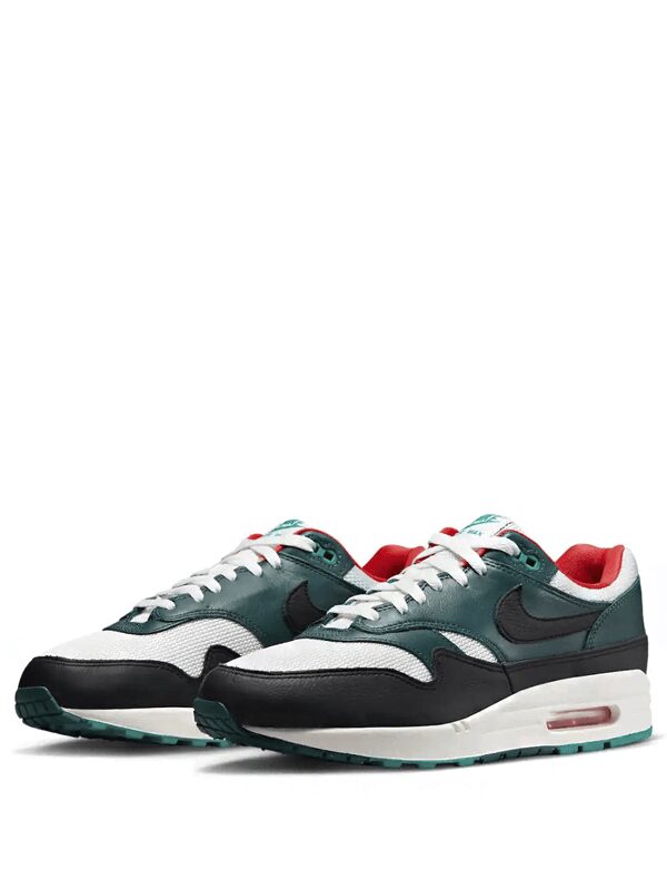 Air Max 1 LeBron James Liverpool F.C.