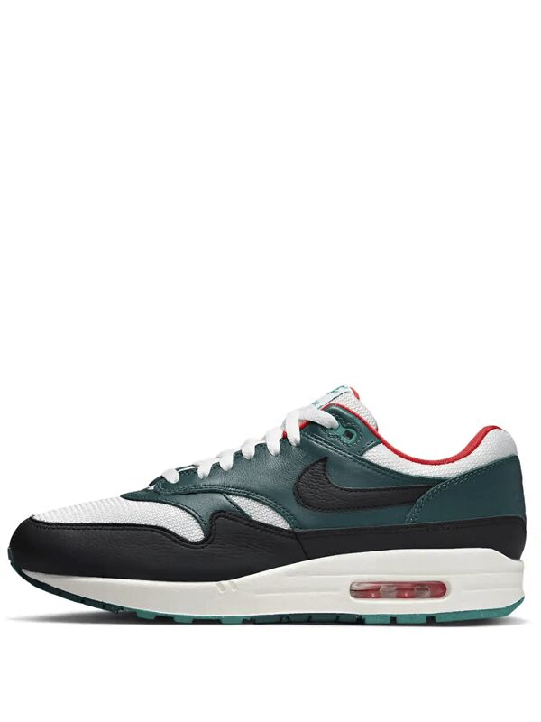 Air Max 1 LeBron James Liverpool F.C.