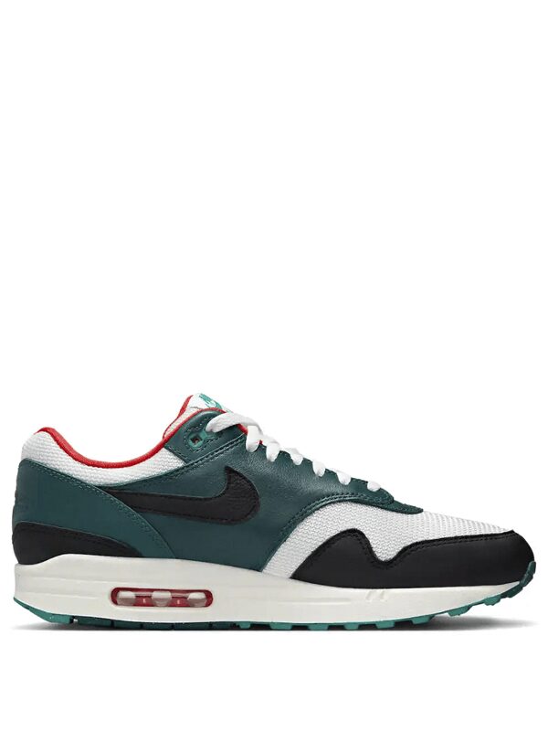 Air Max 1 LeBron James Liverpool F.C.
