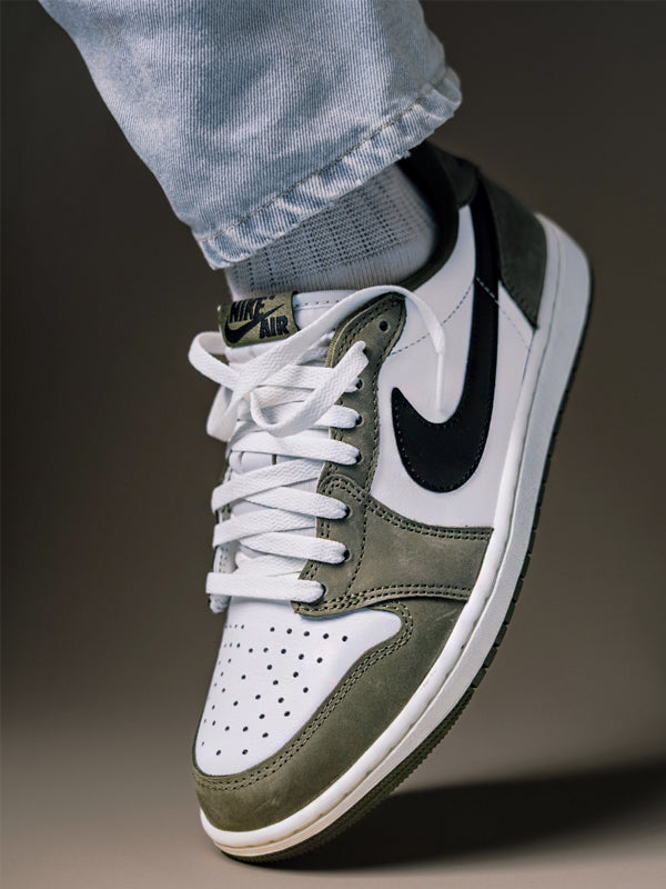 Jordan 1 Retro Low Medium Olive Summit White Sail Black