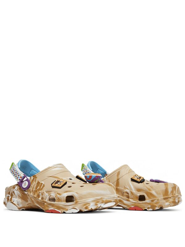Crocs Classic Clog Cinnamon Toast Crunch