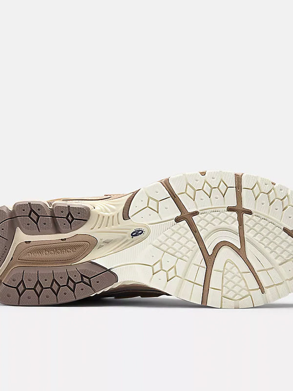 New Balance 1906R Earth Shadow Flat Taupe