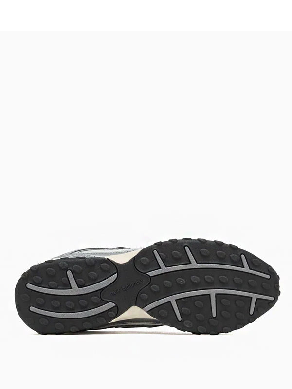 New Balance 204L Silver Metallic Black