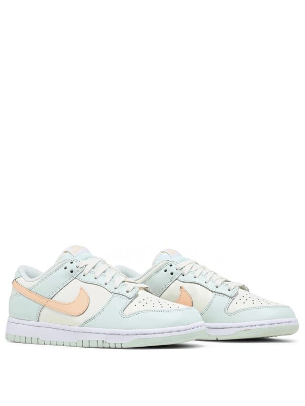 Nike Dunk Low Barely Green