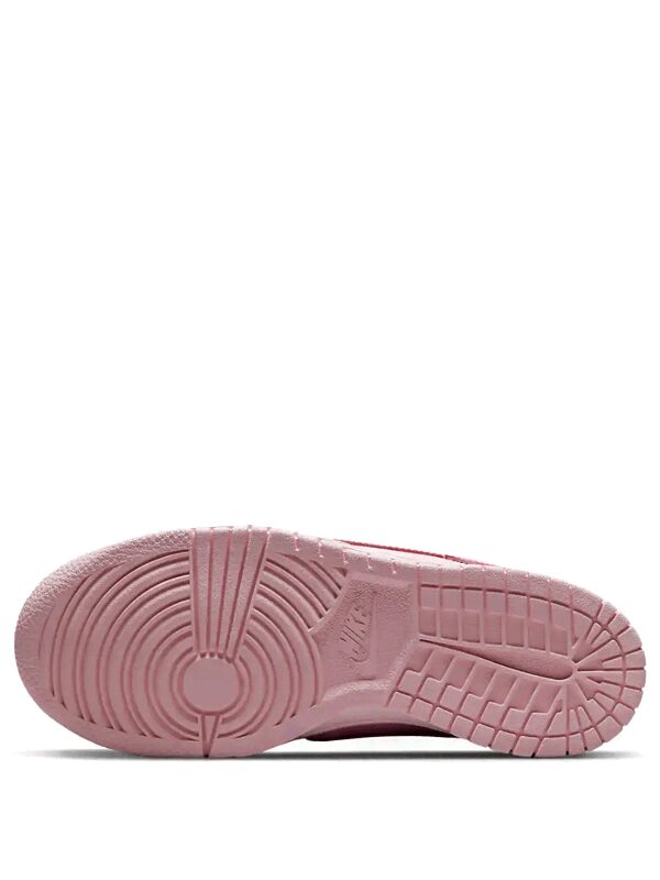 Nike Dunk Low Triple Pink