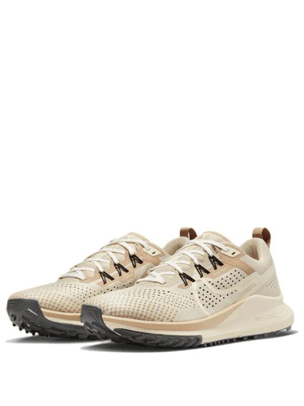 Nike React Pegasus Trail 4 Sanddrift Coconut Milk