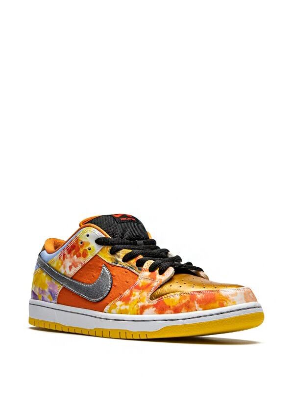 Nike SB Dunk Low Street Hawker (2021)