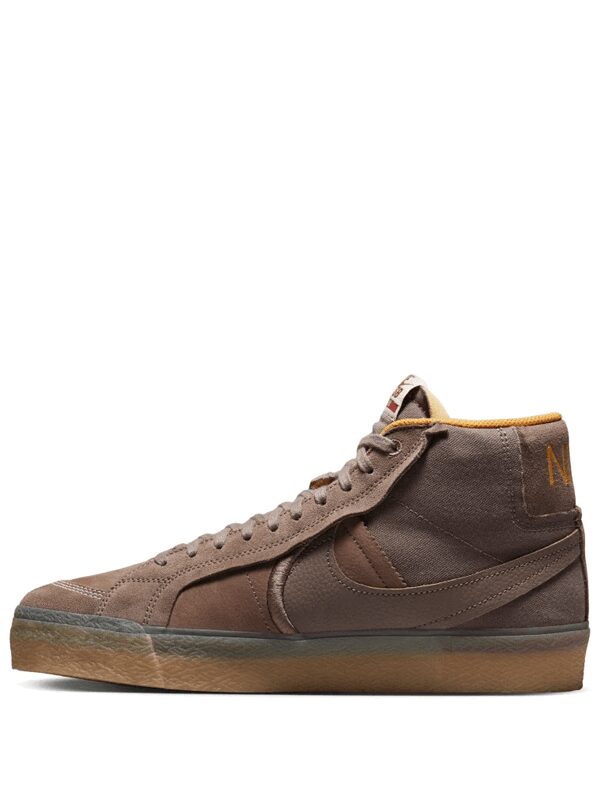 Nike SB Zoom Blazer Mid PRM Plus Plum Eclipse Gum