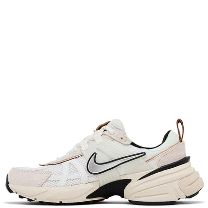 Nike V2K Run Summit White Light Orewood Brown