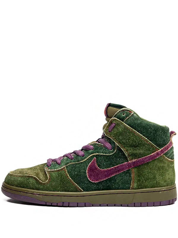 Nike SB Dunk High Skunk 420