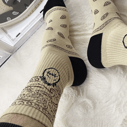Socks Skate Crew Socks Men Sport Travis Scott Cactus Jack Free Sticker - Preta e Bege