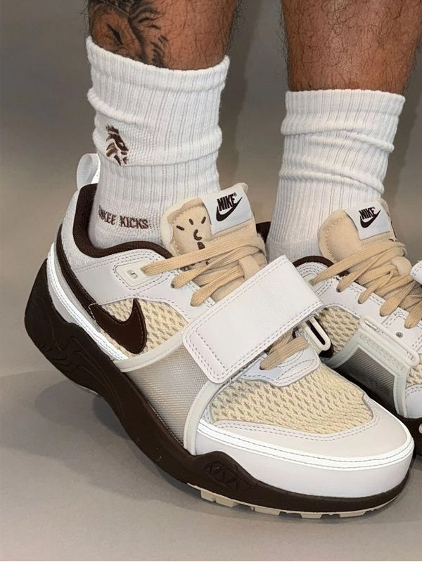 Travis Scott x Nike Zoom Field Jaxx Chocolate