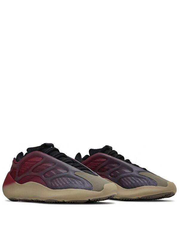 Yeezy 700 V3 Fade Carbon