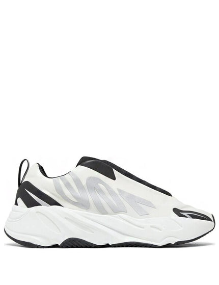 Yeezy Boost 700 MNVN Laceless Analog