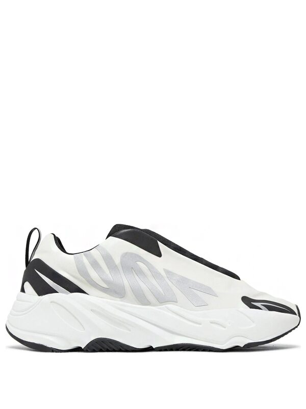 Yeezy Boost 700 MNVN Laceless Analog