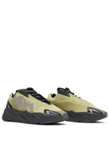 Yeezy 700 MNVN Resin Original São Paulo