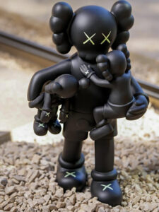 KAWS Clean Slate Vinyl Figure Black Set5