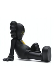 KAWS Resting Place Vinyl Figure Black Original São Paulo