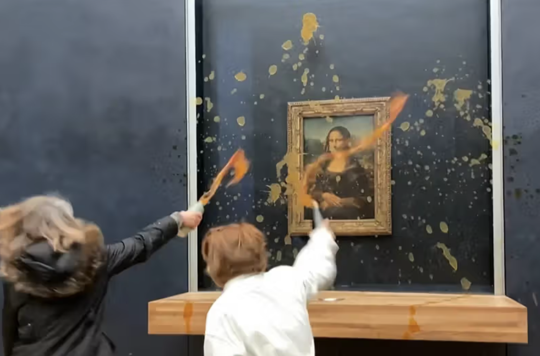 Manifestantes Atiram Sopa Na Pintura Da Mona Lisa No Louvre Original São Paulo