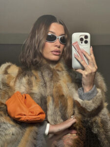 Case Phone Labial Rhode by Hailey Bieber1