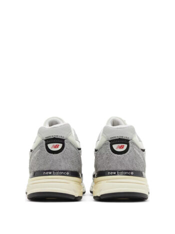 New Balance 990v4 MiUSA Teddy Santis Grey Black Cream - Imagem 4