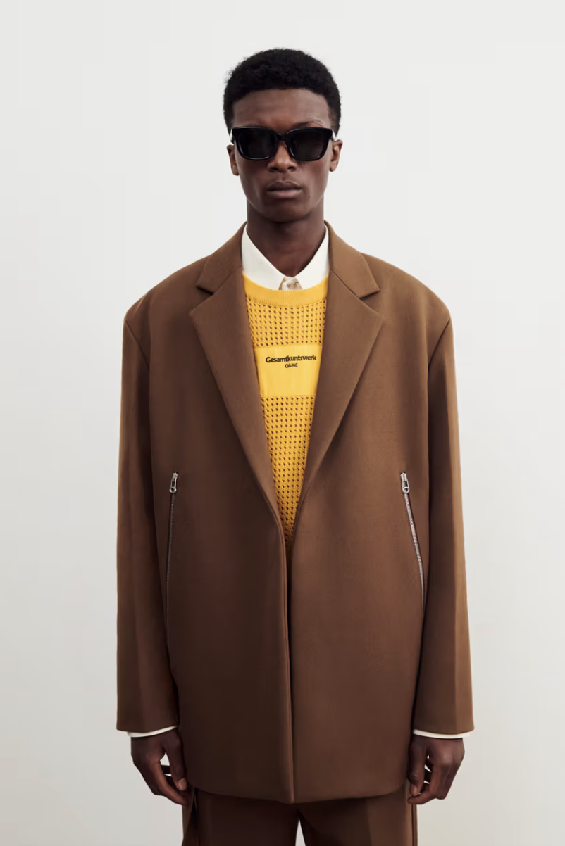 Oamc Ss24 Apresenta Toque Levemente Sensual À Moda Masculina Original São Paulo