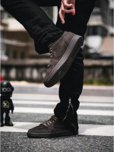 Travis Scott x Air Jordan 1 Low OG Velvet Brown3 1