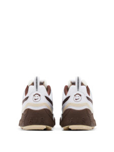 Travis Scott x Nike Zoom Field Jaxx Chocolate4