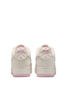 Air Force 1 Low Valentines Day4