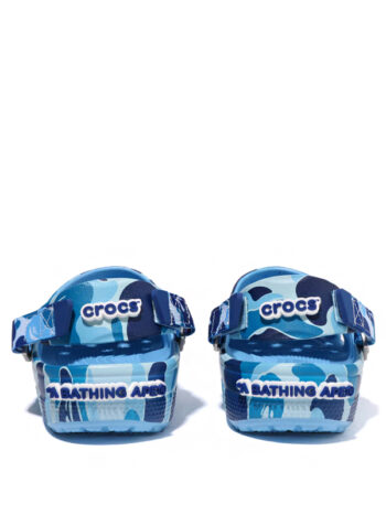 BAPE x Crocs Classic Clog Blue - Imagem 5