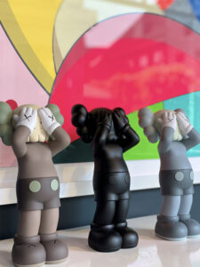 KAWS Holiday UK Vinyl Figure BrownGreyBlack Set2