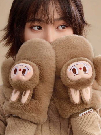 Pop Mart The Monsters Labubu Warm Fluffy Holiday Series Plush Gloves - Imagem 2