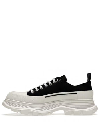 Alexander McQueen Tread Slick Low Lace Up Black White - Imagem 2