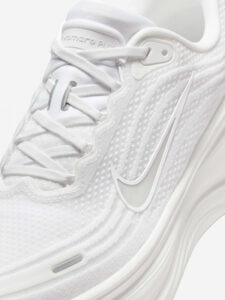 Nike Vomero Plus Speckle Vast Grey Wolf Grey4