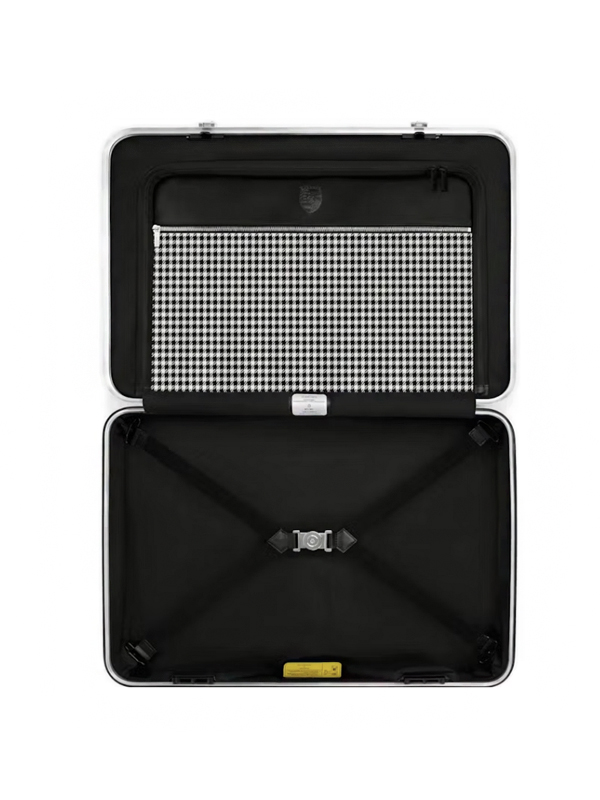 Rimowa x Porsche Hand-Carry Pepita Case (Limited Edition) Silver Original São Paulo Rimowa x Porsche Hand-Carry Pepita Case (Limited Edition) Silver - Imagem 3