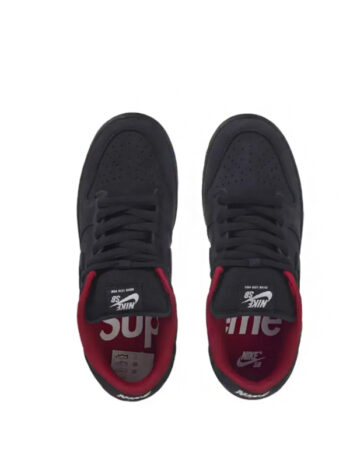 Supreme x Nike SB Dunk Low 94 Black FW25-W2 - Imagem 4