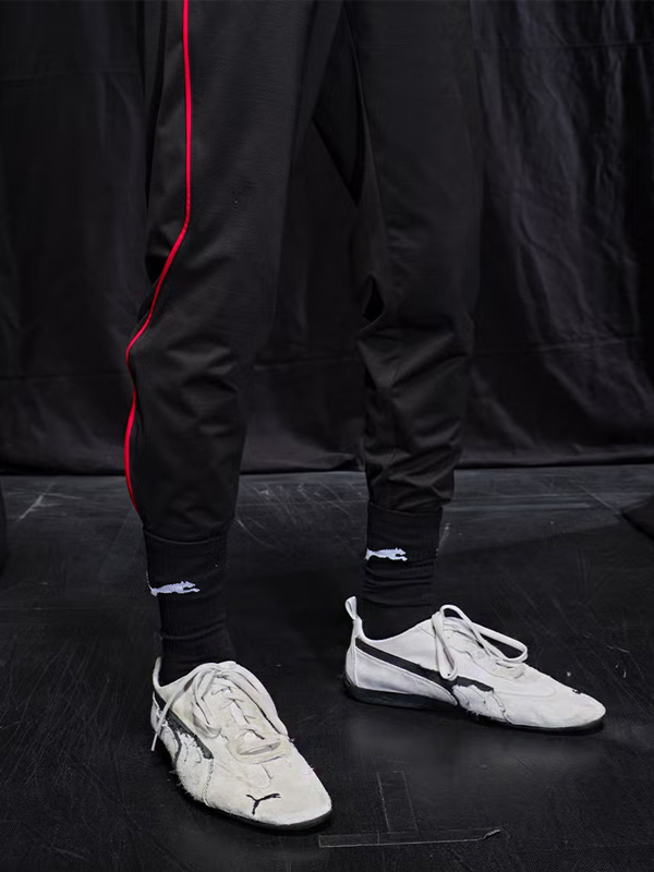 Balenciaga x Puma Speedcat Suede Distressed White Black Original São Paulo Balenciaga x Puma Speedcat Suede Distressed White Black - Imagem 2