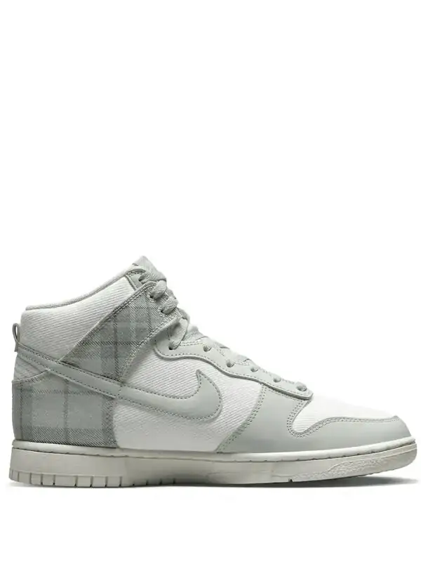 Nike Dunk High SE Mint Plaid.