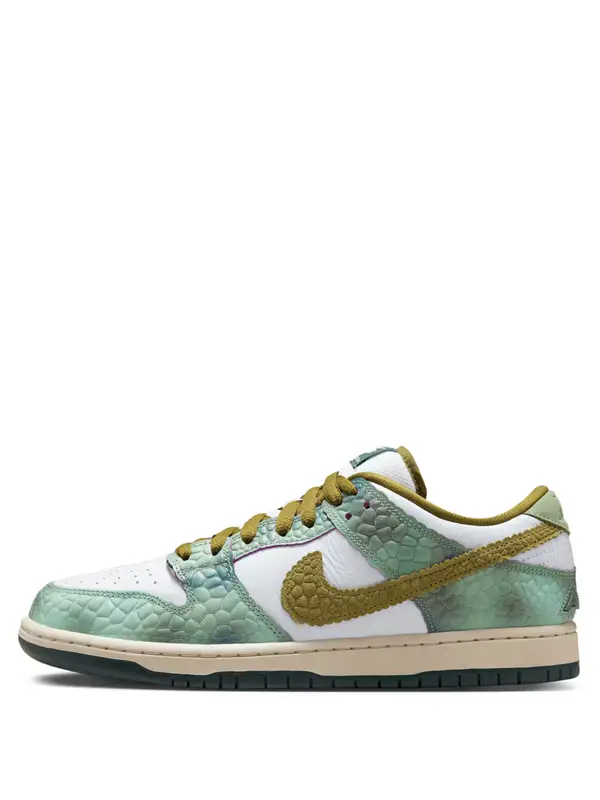 Nike SB Dunk Low Alexis Sablone Chameleon2 1