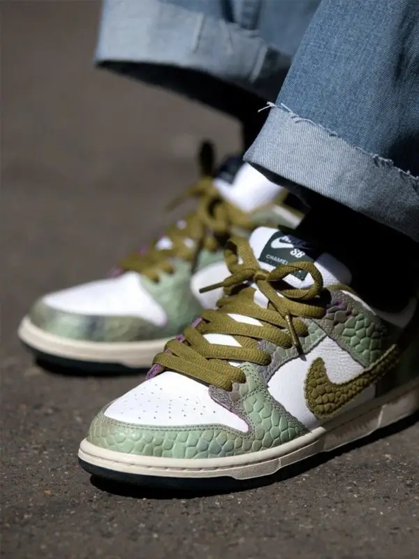 Nike SB Dunk Low Alexis Sablone Chameleon4