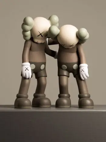 KAWS Along The Way Vinyl Figure Brown - Imagem 4